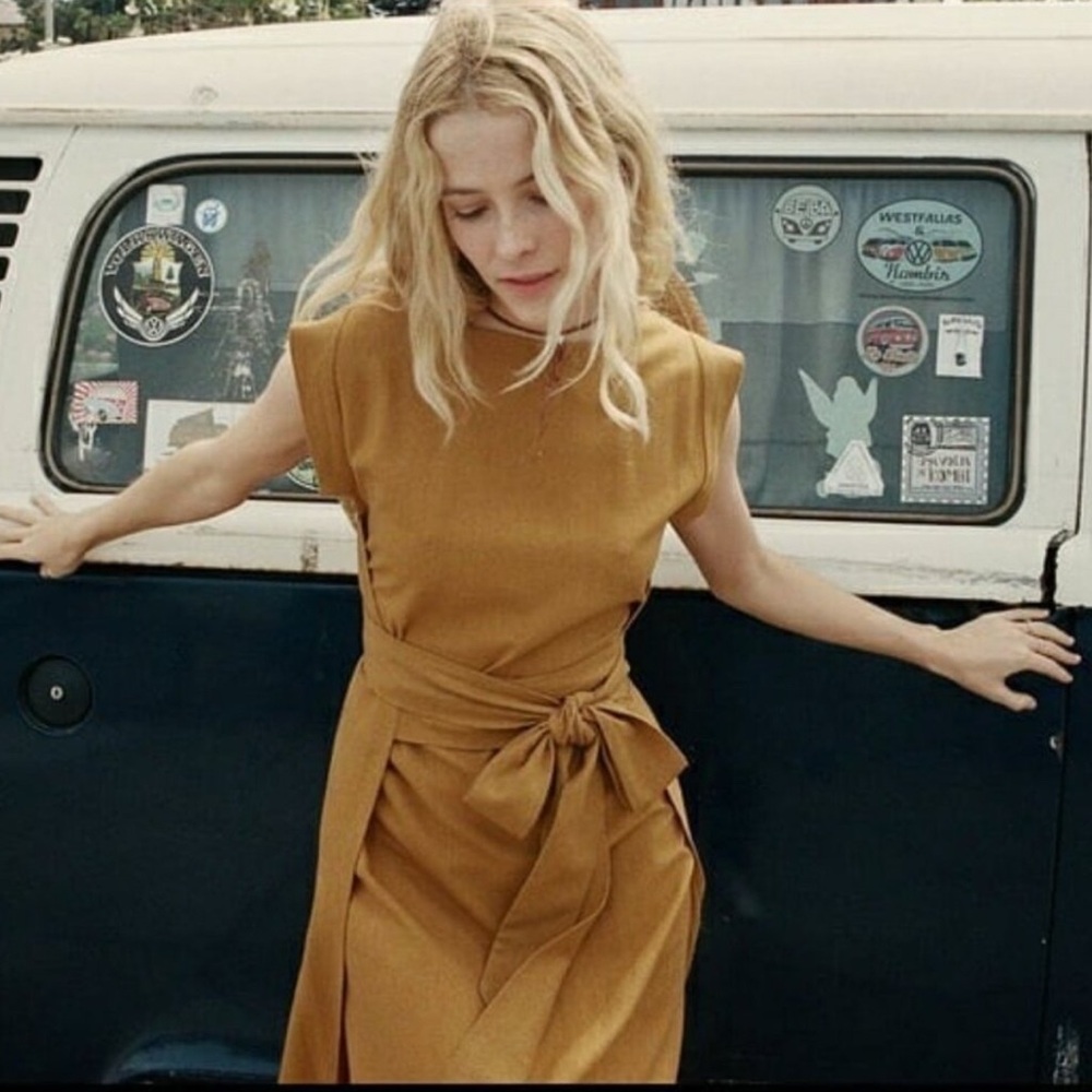 Doen Ash Wrap Dress in Gold